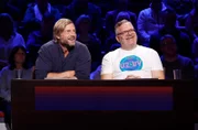 Rateteam-Kapitän Elton (r.) und der Schauspieler Henning Baum (l.) bilden ein Rateteam.