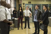 (v.l.n.r.) Terry Jeffords (Terry Crews); Ray Holt (André Braugher); Rosa Diaz (Stephanie Beatriz); Charles Boyle (Joe Lo Truglio); Jake Peralta (Andy Samberg); Amy Santiago (Melissa Fumero)