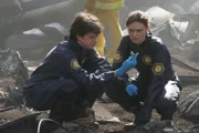 Dr. Addy (Eric Millegan, l.); Dr. Brennan (Emily Deschanel, r.)