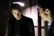 Darius (Santiago Cabrera, l.); Harris (Ian Anthony Dale, r.)
