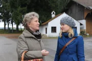 Hildegard (Antje Hagen, l.); Mandy (Lara Mandoki, r.)