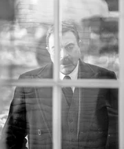 Während Frank (Tom Selleck) sein Kriegsbeil mit einem seiner größten Kritiker begraben muss, erfährt Jamie, dass der Räuber, den er aus Notwehr töten musste, der Sohn eines NYPD Officers war ...