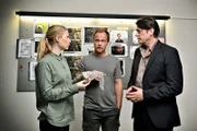 L-R: Hannah Zeiler (Nora Waldstätten), Micha Oberländer (Matthias Koeberlin), Thomas Komlatschek (Hary Prinz)