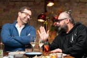 Edi Frauneder (l.), Mario Lohninger  +++ Die Verwendung des sendungsbezogenen Materials ist nur mit dem Hinweis und Verlinkung auf RTL+ gestattet. +++