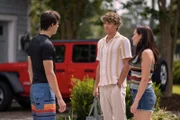 Christopher Briney (Conrad), Gavin Casalegno (Jeremiah), Lola Tung (Belly)