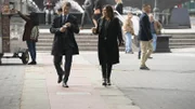 Peter Stone (Philip Winchester) und Lieutenant Olivia Benson (Mariska Hargitay)  Die Verwendung des sendungsbezogenen Materials ist nur mit dem Hinweis und Verlinkung auf RTL+ gestattet.