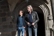 Im Bild (v.li.): Simon Steininger (Michael Steinocher), Carl Ribarski (Stefan Jürgens).