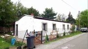 Der 92 Quadratmeter große Bungalow in Schönebeck bei Magdeburg hat die Familie damals 20.000 Euro gekostet. Doch die Bauarbeiten sind noch immer nicht beendet.