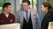 V.l.: Dr. Ethan Choi (Brian Tee), Dr. Daniel Charles (Oliver Platt), Dr. Sarah Reese (Rachel DiPillo)