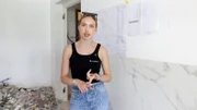 S04E09: Auf der Baustelle in Monaco werden aus den Schwestern echte Powerfrauen - doch die Nerven liegen blank. Kumpel Ozan sorgt mit einem freizügigen Auftritt für Ablenkung, doch der Zickenkrieg zwischen Davina und Shania eskaliert.