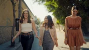 Eva Longoria (M.) und ihre Geschäftspartnerinnen Mariana Padilla und Alejandra Pelayo gehen zu einer Tequila-Bar in Jalisco.