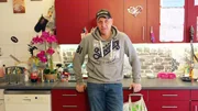 Elvis hilft seinen Nachbarn, wo und wann er kann.