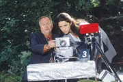 Kommissar Kehler (Wolfgang Bathke) und Staatsanwältin Sturm (Mariella Ahrens) nehmen den Tatort in Augenschein.