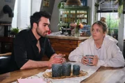 Baris (Metehan Demiröz) ist kalt erwischt, als Cecilia (Carina Koller) ihn konfrontiert.