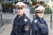 Mit der perfekten Mischung aus Strenge und Schmäh lösen Abteilungsinspektor Christian (l.) und Kontrollinspektorin Karin (r.) jeden Fall ...