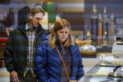 Dopesick Staffel 1 Folge 5 Ray McKinnon als Jerry Mallum, Mare Winningham als Diane Mallum