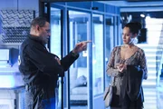 Im Polizeipräsidium bekommt Ray Langston(Laurence Fishburne) überraschend Besuch von seiner Ex-Frau Gloria (Tracee Ellis Ross), die erstaunt feststellt, dass er immer noch den Ehering trägt.