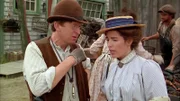Jasper Dale (R.H Thomson), Olivia Dale (Mag Ruffman) (v.l.)