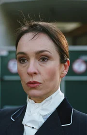 Ginny Lamington (Juliet Aubray).