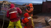 Seabrooke crew prepping a pot.