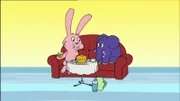 Hase und Elefant lassen es sich schmecken.