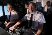 Die Flugbesatzung im Cockpit des TWA-Flugs 800. (Bildnachweis: Cineflix/Darren Goldstein)