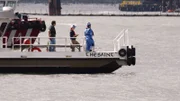 Die Crew aus Southampton muss eine gerissene Ankerkette finden.