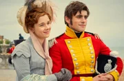 Amelia Sedley (Claudia Jessie) und George Osborne (Charlie Rowe).