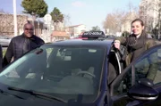 Laurent Michel ist selbstständiger Fahrlehrer und hat gleich eine Fahrstunde mit Laura.