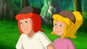 Bibi (r.) und Tina sind sprachlos. Wie schön, sie haben ein seltenes Tier entdeckt!