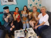 V.l.: Kiki, Manuela, Maya, Christine und Kandidatin Sabine