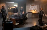 L-R: Edwin Hodge als Special Agent Ray Cannon, Dylan McDermott als Supervisory Special Agent Remy Scott, Shantel VanSanten als Special Agent Nina Chase, Roxy Sternberg als Special Agent Sheryll Barnes, Keisha Castle-Hughes als Special Agent Hana Gibson