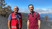 Eric Mayer (r.) und Vulkanologe Jaime Colleo (l.) sind auf La Palma unterwegs, um sich anzuschauen, wie die Insel ein Jahr nach dem Vulkanausbruch 2021 aussieht.