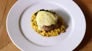 Das Hauptgericht von Hobbykoch, Musiker und Zigarrenliebhaber Jens Tausch aus Amöneburg (Marburg): Rinderfilet auf "Fregola Sarda" (sardisches Risotto).