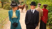 Dr. Ogden (Hélène Joy) und Detective Murdoch (Yannick Bisson) reden über die Veränderung ihrer Karrieren.