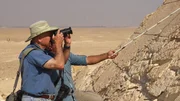 Meidum gibt den Archäologen noch immer zahlreiche Rätsel auf: Wer erbaute die Pyramide? Und: Wieso gibt es keinen Sarkophag? Meidum gibt den Archäologen noch immer zahlreiche Rätsel auf: Wer erbaute die Pyramide? Und: Wieso gibt es keinen Sarkophag?