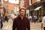 Nick (Joe Alwyn) muss für ein neues Theaterstück nach Kroatien. Vorher hat er jedoch eine schwere Entscheidung zu treffen.