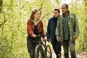 Luisa Hoffmann (Alina Fritsch, l.), Micha Oberländer (Matthias Koeberlin, r.) und ihr Vorgesetzter Thomas Komlatschek (Hary Prinz, M)