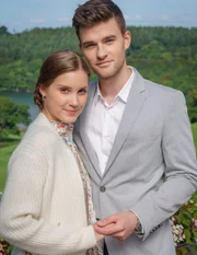 Marisa (Maja Céline Probst) und Robin (Patrick Mölleken).