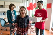 Jona (Hellen Möller, Mi.) versteht ihren Papa (Ill-Young Kim, re.) nicht und umgekehrt. (li. Janina Elkin)