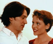 L-R: Kommissar Moser (Tobias Moretti) und Sonja (Daniela Gaets)