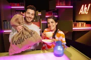 Clarissa und Tarkan beschäftigen sich mit der Wissensdichte und dem Gehirn.