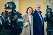 Mitte, v.li.: Bibi Fellner (Adele Neuhauser), Moritz Eisner (Harald Krassnitzer)