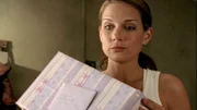 Neugierig: Kate (Michala Banas) hat ein ganz besonderes Geburtstagsgeschenk bekommen...