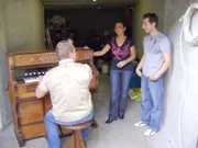 Cüneyt und Gianna wollen sich eine schönere Wohnung mitsamt neuer Einrichtung gönnen. Otto Schulte soll ihnen dabei helfen...