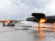 Flugzeuge gelten als sicherste Verkehrsmittel. Was muss alles für die Sicherheit geleistet werden? Die Flughafenfeuerwehr trainiert regelmäßig bestimmte Gefahrensituationen. "PUR+"-Moderator Eric Mayer ist bei einer Übung dabei: Wie schnell kann ein Triebwerks-Brand gelöscht werden?