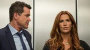 Al Burns (Dylan Walsh) und Carrie Wells (Poppy Montgomery)