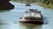 Der Mittellandkanal - die längste künstliche Wasserstraße in Deutschland verbindet Rhein, Ems, Weser und Elbe.