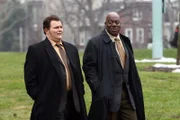 Nick Vera (Jeremy Ratchford, l.) und Will Jeffries (Thom Barry, r.) arbeiten an einem neuen Fall ...