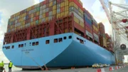Das Schiff "Mathilde" mit 18.000 Containern.